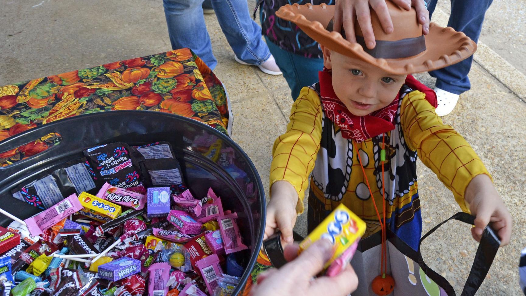 Why you should paint your pumpkin teal this Halloween